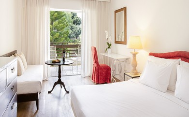 https://ohmydream.club/storage/media/uploads/Corfu/Grecotel_Lux_Me_Daphnila_Bay_Dassia/Superior Room Garden View Private Balcony/prev/649d6d1d86f16.jpg